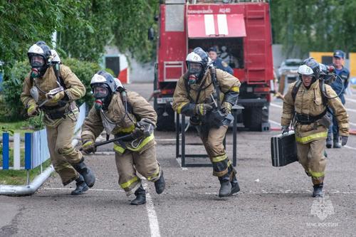 В Татарстане в результате пожара в частном доме в деревне Саитово погибли четверо детей, их мать спаслась