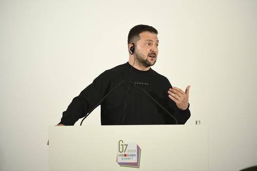 Зеленский заявил, что мировое сообщество уже рассматривает Украину как члена Евросоюза