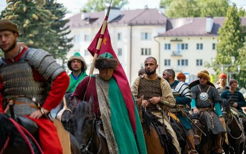 Конная дружина Александра Невского «Александрова дорога» прибыла в Великий Новгород