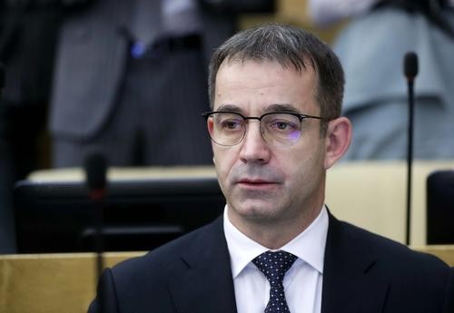 Владимир Путин поздравил с юбилеем актера Дмитрия Певцова