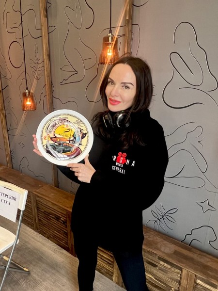 Актриса и продюсер Ирина Воронова: «Наш фильм – не месть блогерам-миллионникам, а просто предупреждение» Актриса и продюсер Ирина Воронова: «Наш фильм – не месть блогерам-миллионникам, а просто предупреждение»