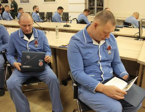 МО РФ: В ВМА им. С.М. Кирова состоялся выпуск военнослужащих различных специальностей, участников СВО