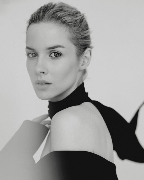 Актриса Полина Давыдова: «Ты можешь не видеть Сергея Шакурова глазами, но спиной почувствуешь, что он подошёл»