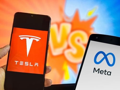 Илон Маск и Марк Цукерберг выпутываются из сетей с помощью членов Илон Маск и Марк Цукерберг выпутываются из сетей с помощью членов