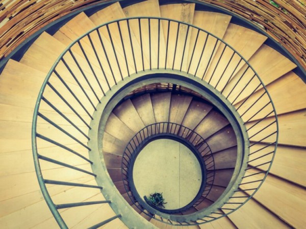 В России изобрели уникальное колесо: может катиться по лестнице