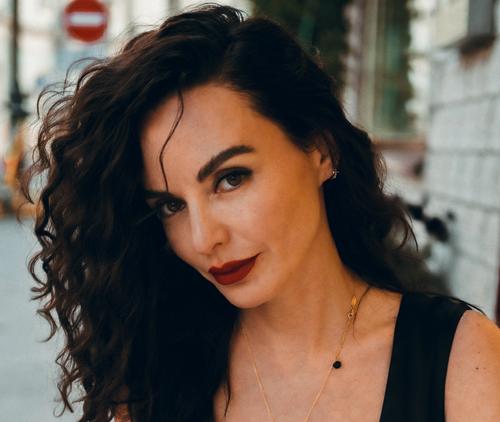 Актриса и продюсер Ирина Воронова: «Наш фильм – не месть блогерам-миллионникам, а просто предупреждение» Актриса и продюсер Ирина Воронова: «Наш фильм – не месть блогерам-миллионникам, а просто предупреждение»