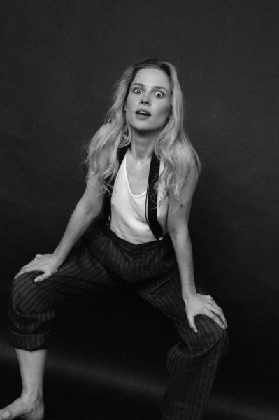 Актриса Полина Давыдова: «Ты можешь не видеть Сергея Шакурова глазами, но спиной почувствуешь, что он подошёл»