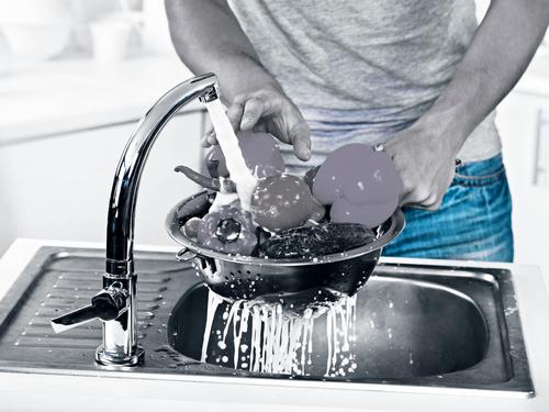 Использование гелей при помывке продуктов опасно для организма