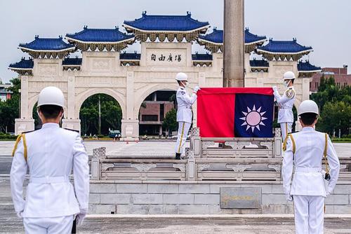 США открыто поддерживают и вооружают Тайвань против Китая США открыто поддерживают и вооружают Тайвань против Китая