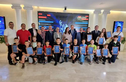 Приятно видеть, как эмоционально реагируют дети на благодарственные отклики наших военных 