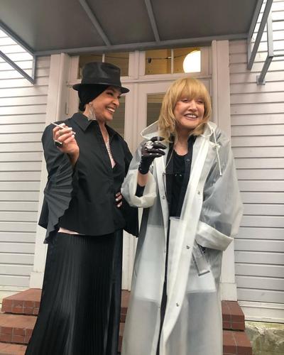 В сети появилось фото Вайкуле в Юрмале с Пугачевой и иноагентами Галкиным и Макаревичем В сети появилось фото Вайкуле в Юрмале с Пугачевой и иноагентами Галкиным и Макаревичем