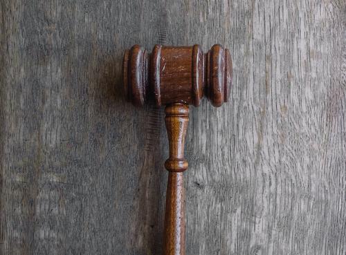 Обвиняемая в убийстве приемного сына в Екатеринбурге женщина не признает вину