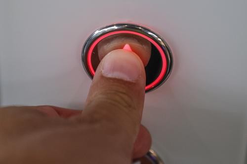 В Узбекистане в Ташкенте женщина на три дня застряла в лифте в новостройке и умерла, ей было 32 года