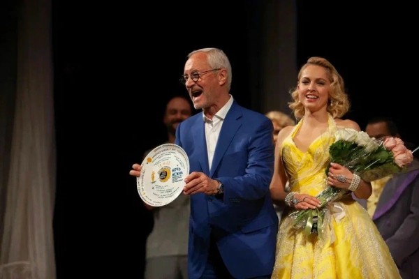 Актриса Янина Студилина: Я люблю работать, но вне работы хочу оставаться слабой и любимой Актриса Янина Студилина: Я люблю работать, но вне работы хочу оставаться слабой и любимой