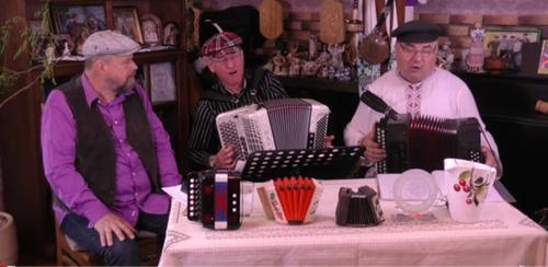 Снова за окошком слышится гармошка