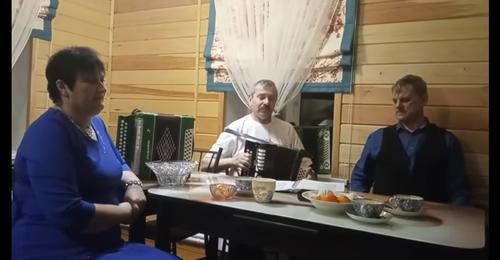 История одного клипа - «Течет речка по песочку» История одного клипа - «Течет речка по песочку»