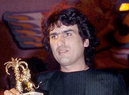 Тото Кутуньо проводили в последний путь в Милане под аплодисменты поклонников Тото Кутуньо проводили в последний путь в Милане под аплодисменты поклонников