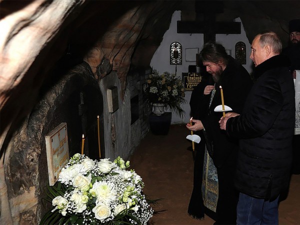 Учёные-ядерщики обнаружили скрытые пространства в пещерах в Псково-Печерском монастыре 