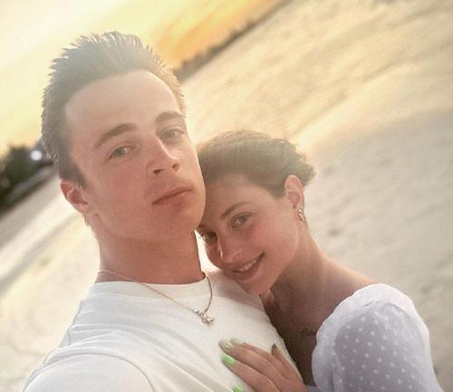 Фигуристы Алена Косторная и Георгий Куница сыграли свадьбу Фигуристы Алена Косторная и Георгий Куница сыграли свадьбу