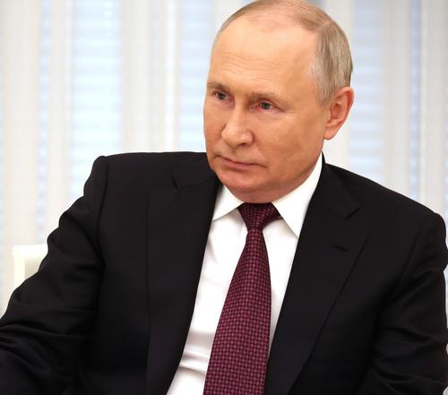 Владимир Путин выразил соболезнования родным и близким режиссера Глеба Панфилова Владимир Путин выразил соболезнования родным и близким режиссера Глеба Панфилова