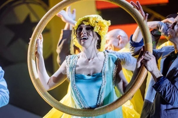 Актриса Янина Студилина: Я люблю работать, но вне работы хочу оставаться слабой и любимой Актриса Янина Студилина: Я люблю работать, но вне работы хочу оставаться слабой и любимой