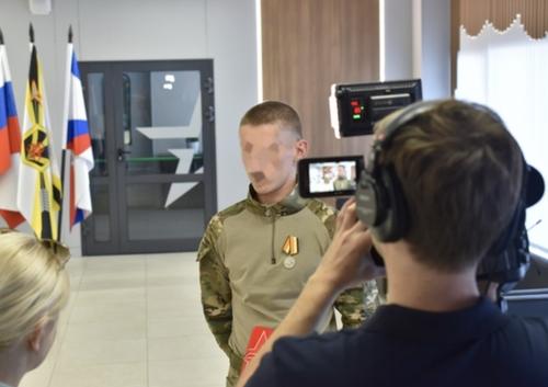 Экипажи тяжелых огнеметных систем ТОС-1А «Солнцепек» получили заслуженные правительственные награды 