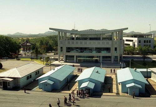 Что происходит с американским военным, сбежавшим в Северную Корею? Что происходит с американским военным, сбежавшим в Северную Корею?