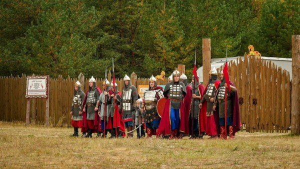 Встреча конной дружины Александра Невского прошла во Владимире