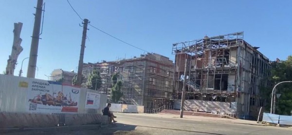 Воскрес из пепла: как  восстанавливают Мариуполь 