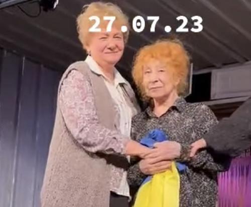 Ахеджакова заявила, что украинский флаг на сцене в Бремене ей дали провокаторы