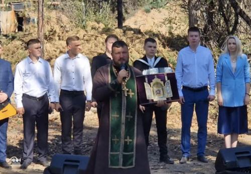 Ансамбль имени Александрова дал концерт для бойцов на линии фронта 