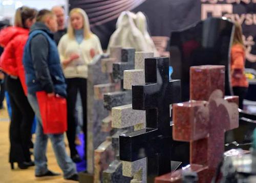 Чиновники и депутаты озаботились похоронами россиян Чиновники и депутаты озаботились похоронами россиян