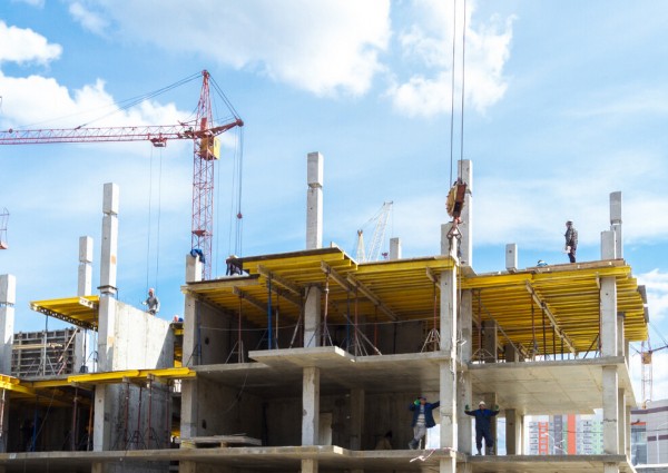 Президент утвердил ряд поручений по развитию строительной отрасли 