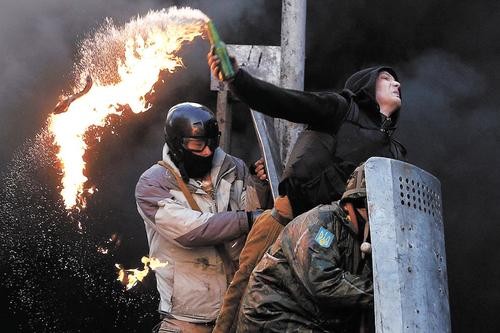 Политолог Андрей Манойло — о возможности цветной революции в РФ Политолог Андрей Манойло — о возможности цветной революции в РФ