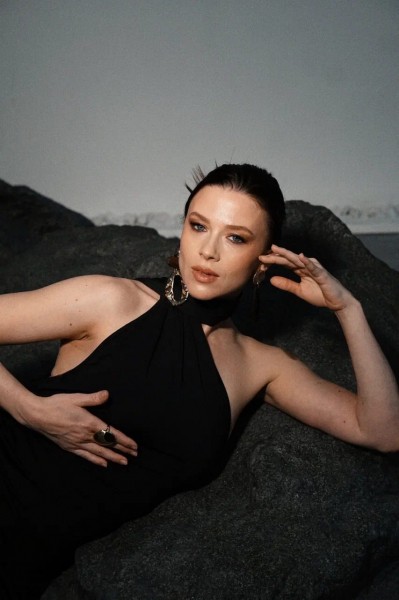 Актриса Ольга Смирнова: Наш сериал основан на реальных историях элитных московских эскортниц Актриса Ольга Смирнова: Наш сериал основан на реальных историях элитных московских эскортниц