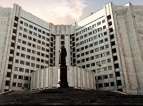 Дзержинский: «Вознесся выше он главою непокорной»