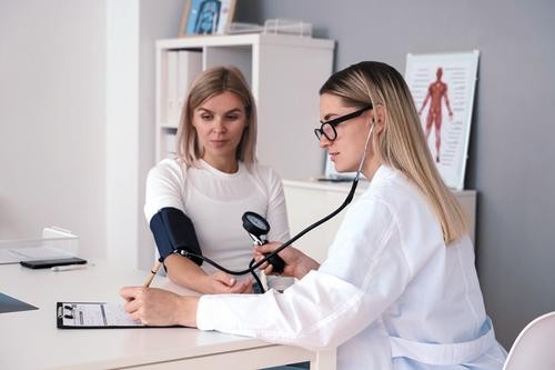 Хронические заболевания невозможно вылечить полностью