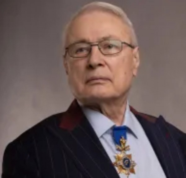 Путин выиграл войну. У всех Путин выиграл войну. У всех