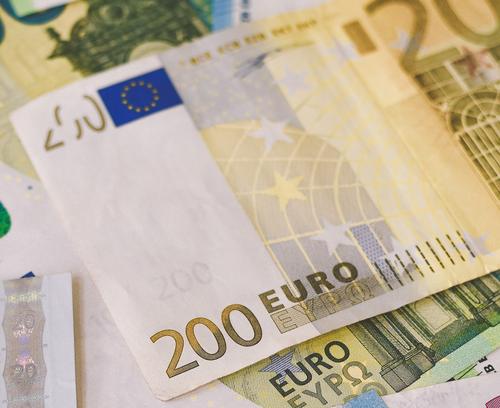 ЦБ на несколько дней увеличит ежедневную продажу иностранной валюты в 10 раз ЦБ на несколько дней увеличит ежедневную продажу иностранной валюты в 10 раз