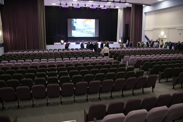 Губернатор Дона Василий Голубев сегодня открыл самую большую в регионе школу