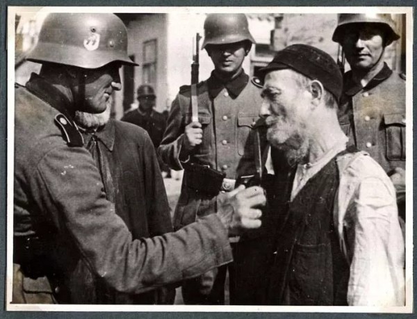 Зеленский как директор укронацистского юденрата Зеленский как директор укронацистского юденрата