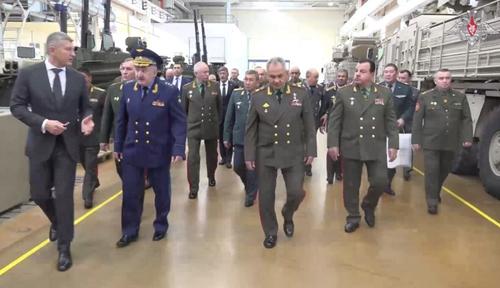 Министры обороны стран СНГ посетили военное предприятие в Туле Министры обороны стран СНГ посетили военное предприятие в Туле