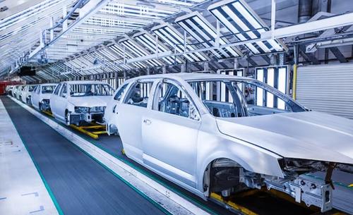 «Кадровый голод» в России: «Ладу» будут собирать трудовые мигранты