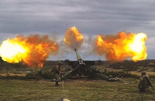 Рогов сообщил о взрывах в Токмаке из-за артиллерийских ударов ВСУ Рогов сообщил о взрывах в Токмаке из-за артиллерийских ударов ВСУ
