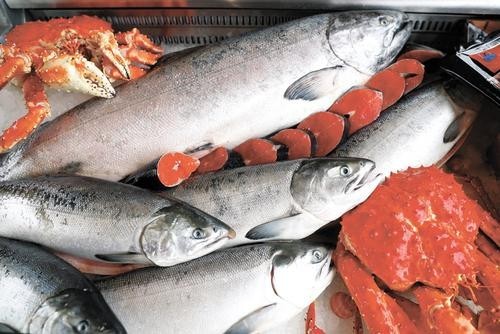 В России уловы бьют рекорды, а рыба продолжает дорожать В России уловы бьют рекорды, а рыба продолжает дорожать