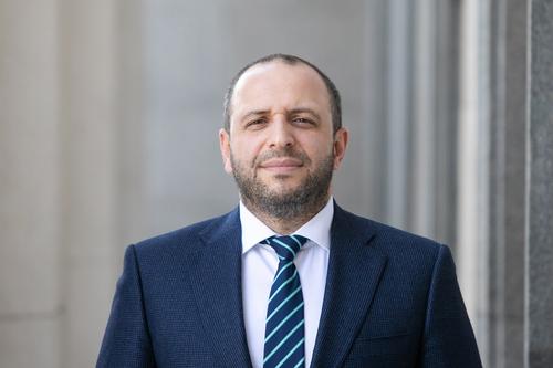 Зеленский объявил о решении заменить министра обороны Резникова на Умерова Зеленский объявил о решении заменить министра обороны Резникова на Умерова