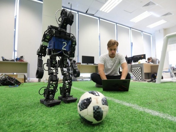 Для роботов ввели особые стандарты: испытывать будут и оператора