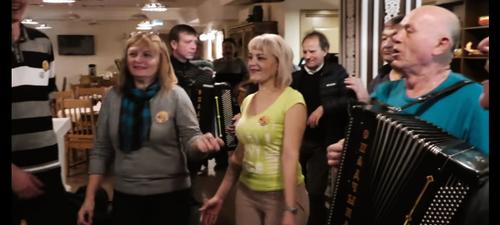 Белорусская удаль в России - «В узенький проулочек» и «Чарка на посошок» Белорусская удаль в России - «В узенький проулочек» и «Чарка на посошок»