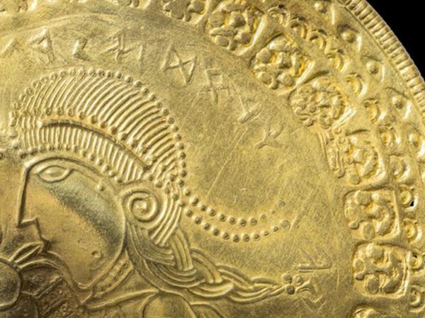 Изучение древних рун помогло прояснить роль таинственной королевы викингов Тиры