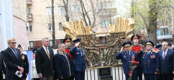 Эдуард Лозанский: Благополучие внешнеполитического истеблишмента США слишком зависит от ВПК Эдуард Лозанский: Благополучие внешнеполитического истеблишмента США слишком зависит от ВПК